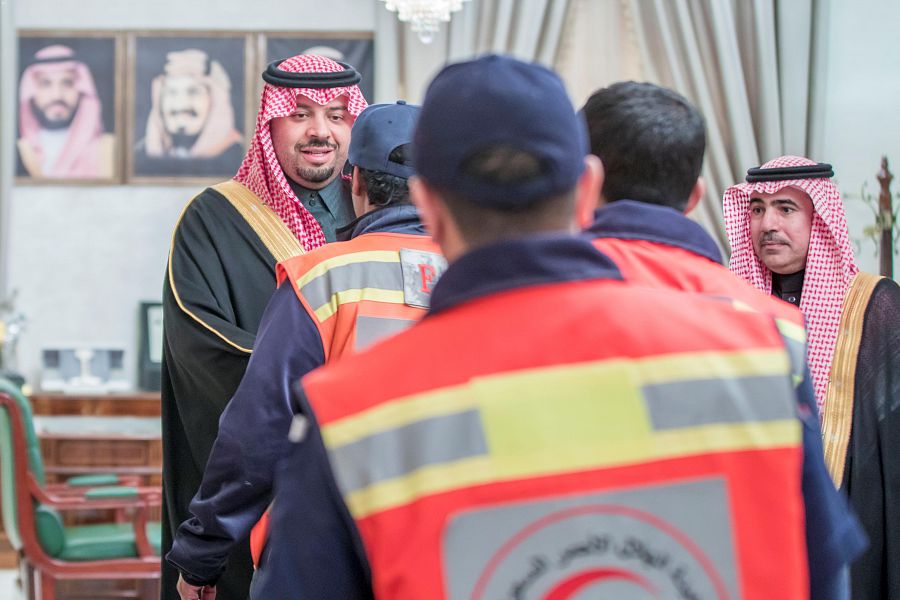 سمو أمير الحدود الشمالية يتسلم التقرير السنوي لفرع هيئة الهلال الأحمر بالمنطقة