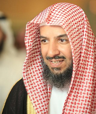 الشيخ الشثري يوضح الحالات التي يجب على المرأة أن تتحجب فيها أمام الطفل