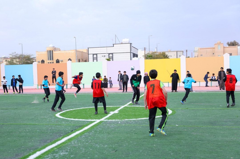 المساعد للشؤون التعليمية يدشن انطلاقة دوري المدارس لكرة القدم بتعليم الحدود الشمالية