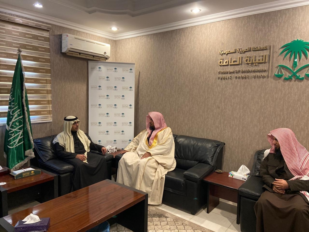 مدير فرع هيئة الأمر بالمعروف بمنطقة الحدود الشمالية يزور رئيس فرع النيابة العامة بالمنطقة