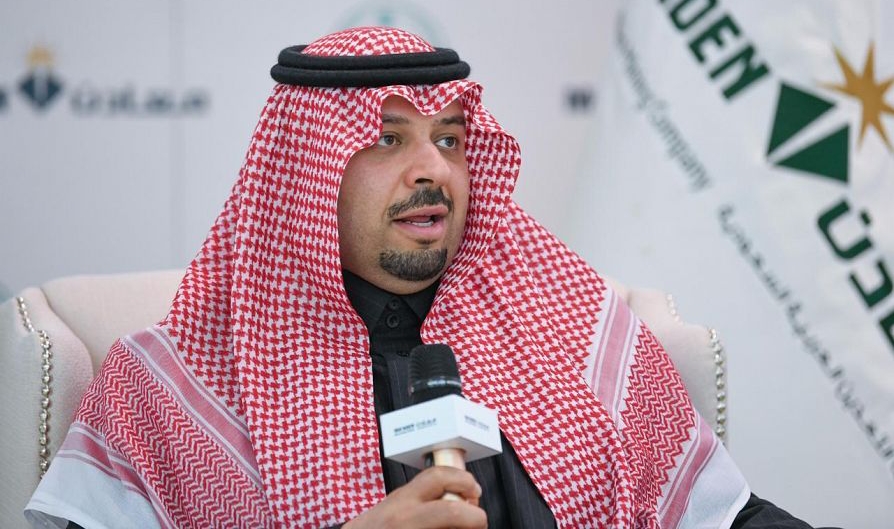 سمو أمير الحدود الشمالية يتفقد مشروع مدينة وعد الشمال الصناعية