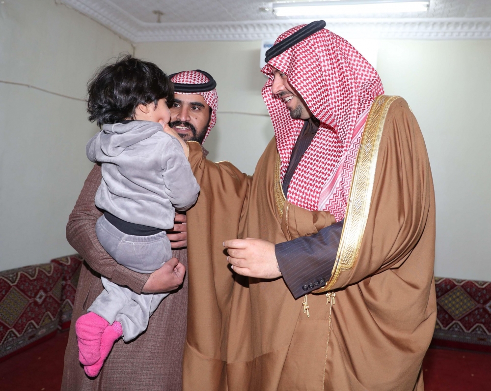 سمو أمير الحدود الشمالية يوجه بتأمين برنامج تأهيلي وعلاج طبيعي للطفلة المى الصلبي في محافظة طريف
