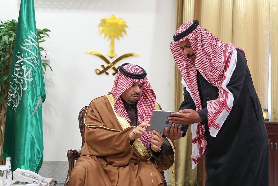 سمو أمير الحدود الشمالية يلتقي رئيس مجلس إدارة ميدان الفروسية بمحافظة طريف