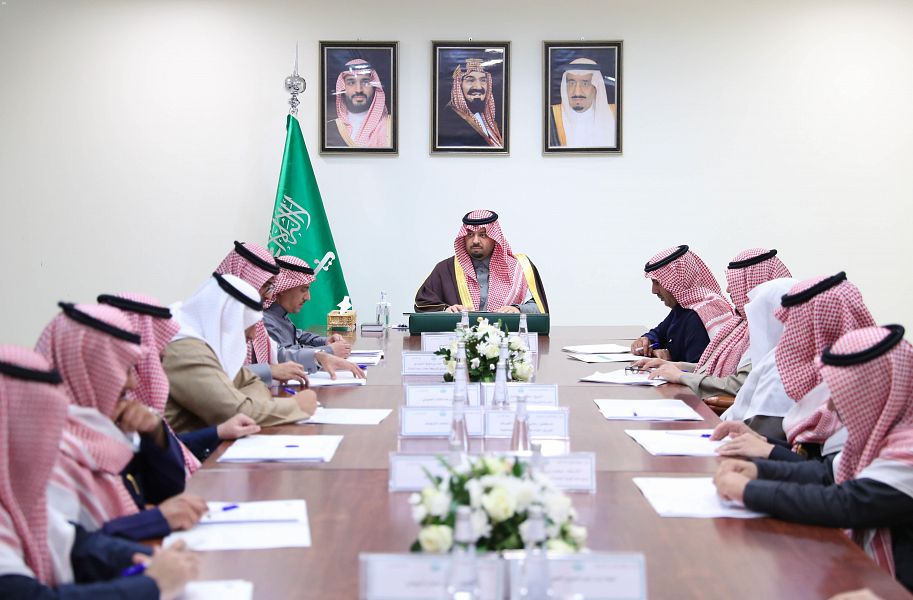 سمو أمير منطقة الحدود الشمالية يرأس اجتماع الجمعية العمومية لجمعية ساعد الخيرية