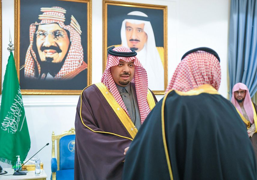 سمو أمير منطقة الحدود الشمالية يستقبل المواطنين في جلسته المسائية