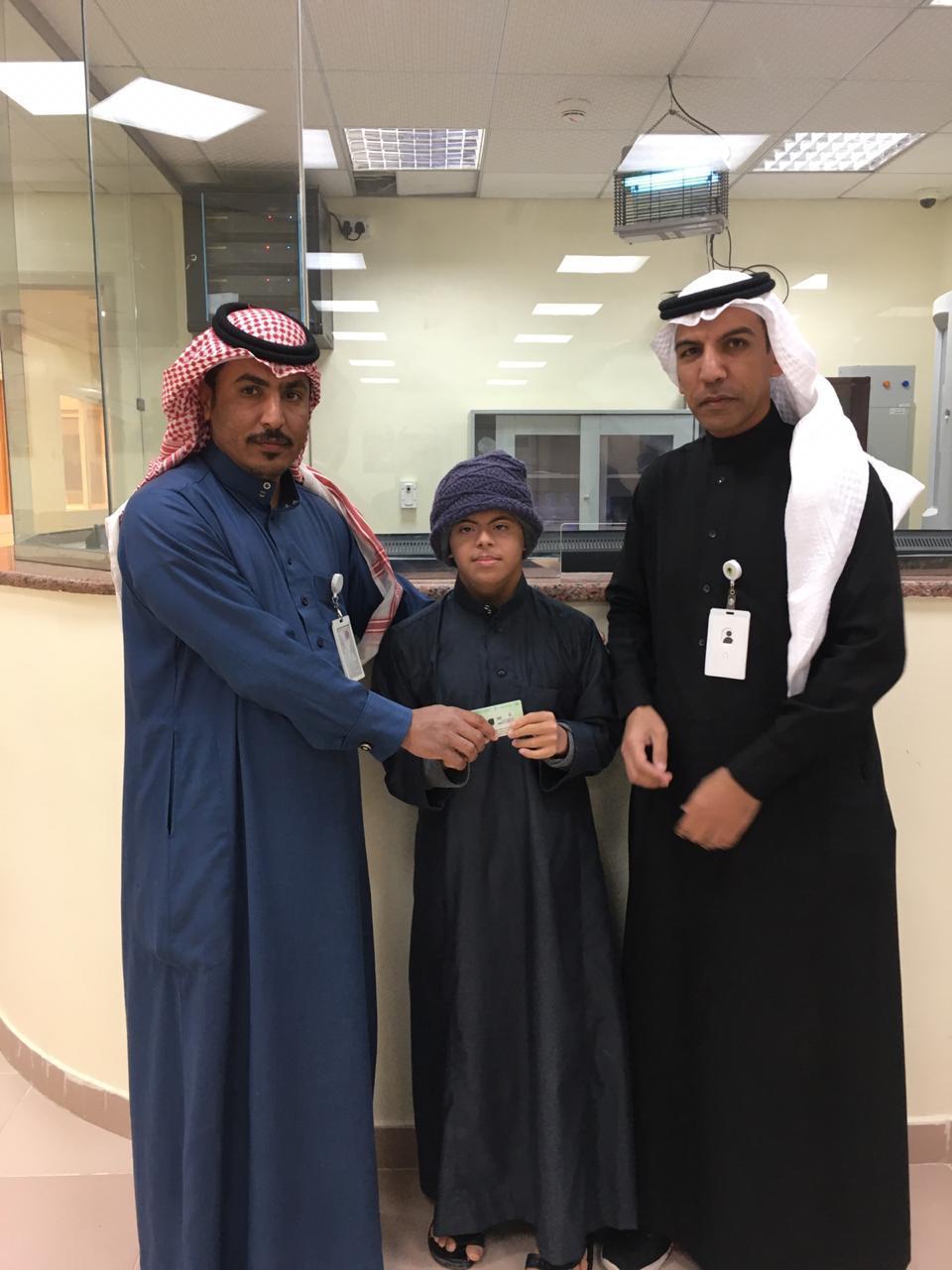 فرع وزارة الموارد البشرية والتنمية الاجتماعيه يشكر الاحوال المدنيه لمبادرتهم نأتي إليك لنزلاء التأهيل الشامل بعرعر