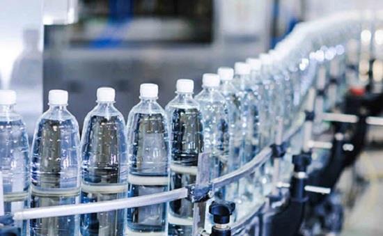الحكم بإغلاق مصنع مياه ستة أشهر وتغريمه 50 ألف ريال