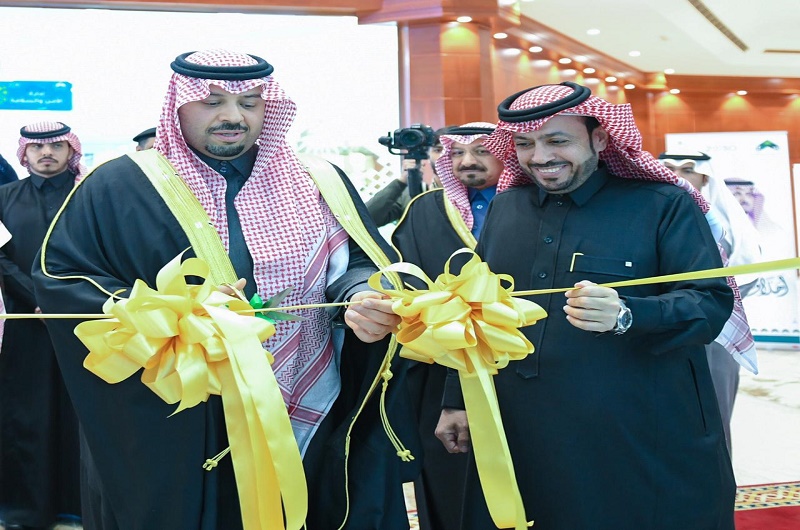 أمير الحدود الشمالية يدشن ادارة خدمة العملاء وبيئة العمل بالأمانة وتأهيل قاعة الأمير عبد العزيز بن مساعد بعرعر