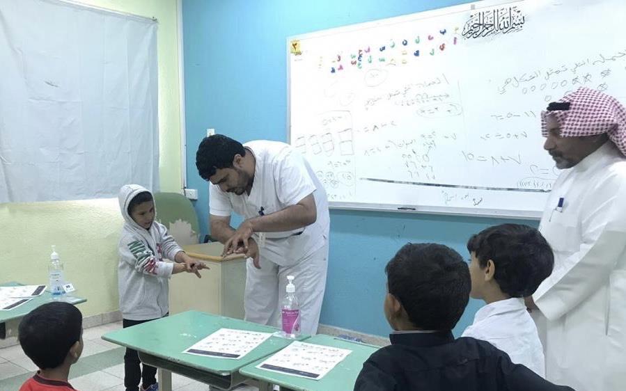 وزارة التعليم توفر مواد التنظيف والتعقيم في المدارس للوقاية من