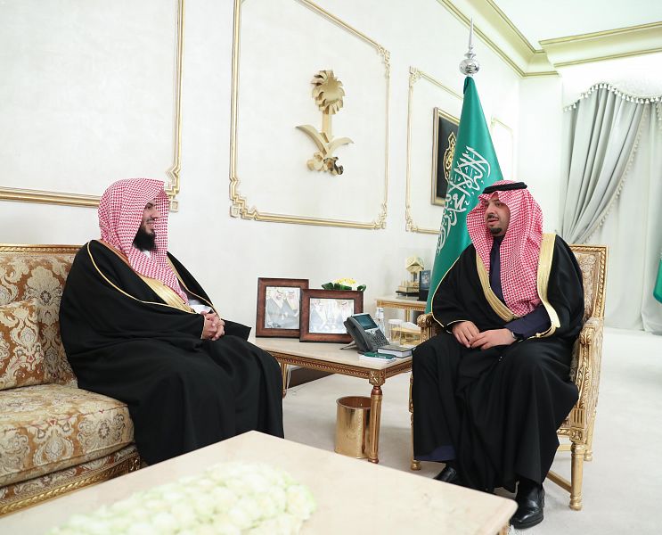 سمو أمير منطقة الحدود الشمالية يستقبل رئيس المحكمة العامة بعرعر