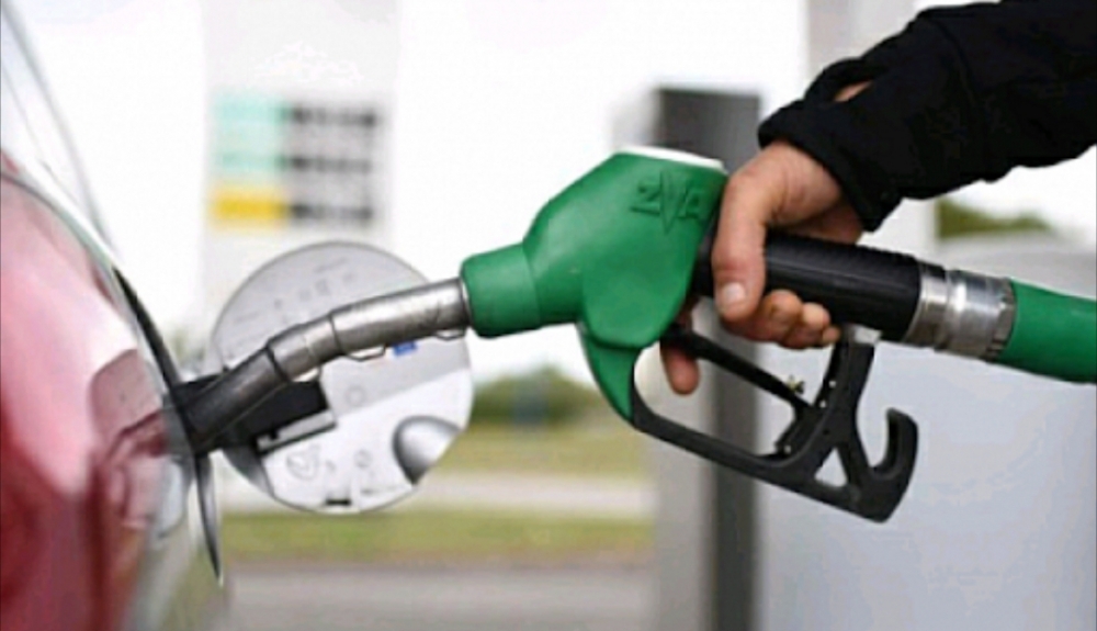 وزارة التجارة : نتابع التزام محطات الوقود بالأسعار الجديدة للبنزين