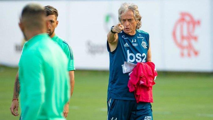 إصابة البرتغالي جيسوس مدرب الهلال السابق بفيروس