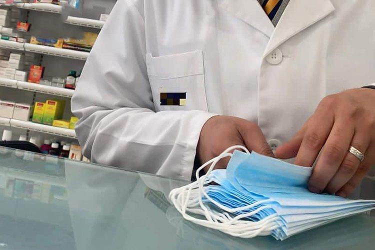 وزارة التجارة تدعو إلى الإبلاغ عن رفع أسعار الكمامات والمعقمات