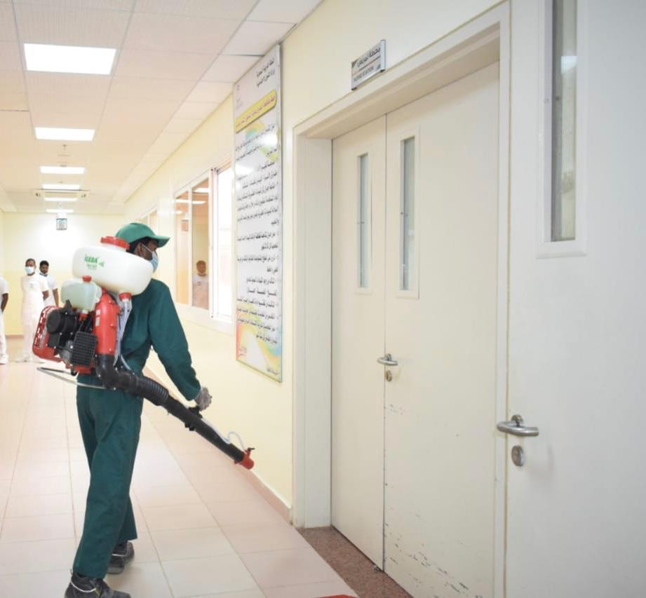 فرع وزارة الموارد البشرية والتنمية الاجتماعية بالحدود الشمالية ينفذ عمليات رش وتعقيم لعدد من المرافق التابعة له