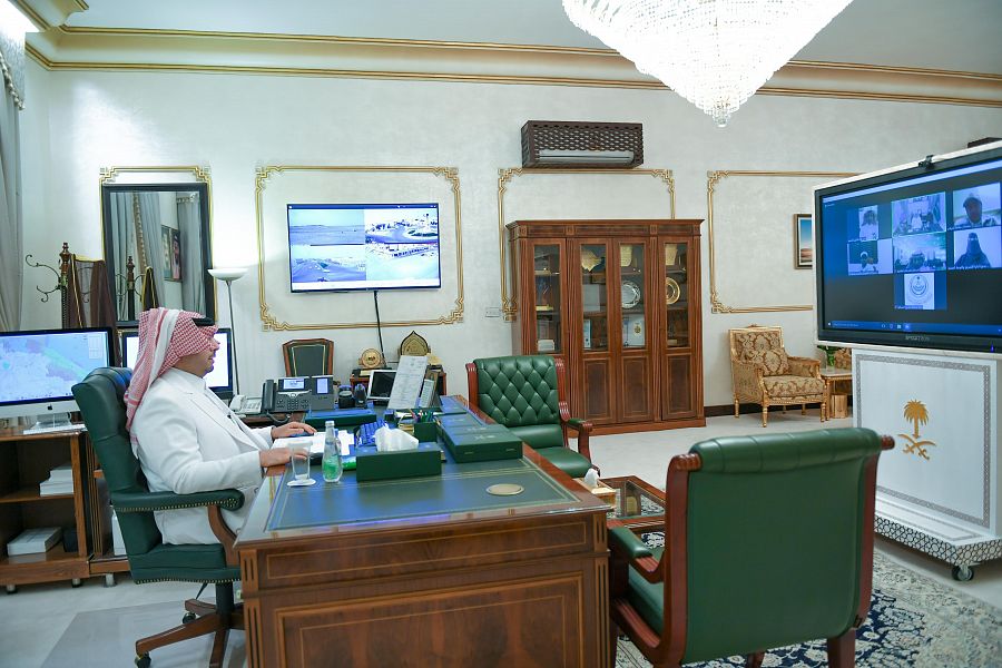 سمو أمير الحدود الشمالية يرأس الاجتماع الرابع للجنة المركزية لمكافحة عدوى انتشار فيروس كورونا