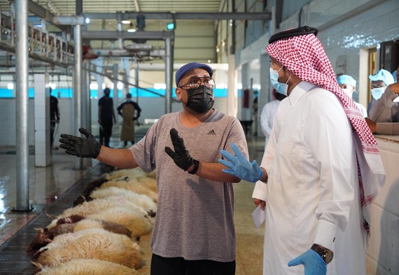 أمين منطقة الحدود الشمالية يتفقد المسلخ البلدي لمتابعة آلية سير العمل تزامناً مع قرب حلول شهر رمضان المبارك .