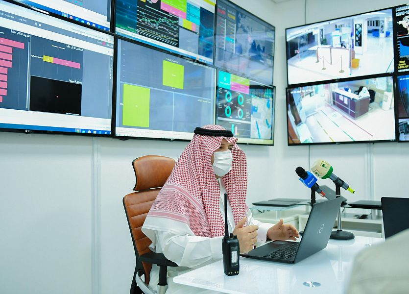 سمو الأمير فيصل بن خالد بن سلطان يتفقد مركز القيادة والتحكم بصحة الحدود الشمالية