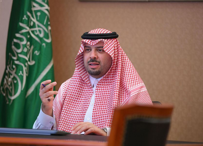 سمو أمير الحدود الشمالية يلتقي مسئولي فرع وزارة التجارة بالمنطقة