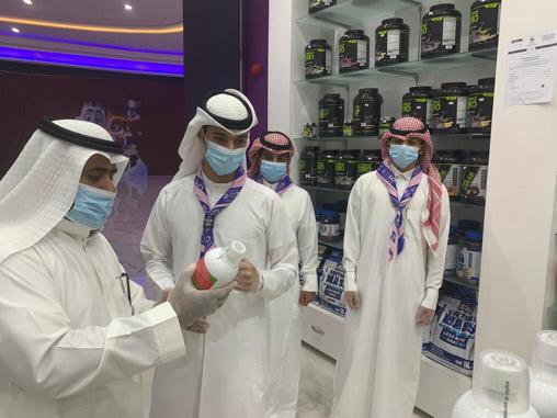 عمادة شؤون الطلاب بجامعة الحدود الشمالية تشارك أمانة المنطقة بتنفيذ جولات رقابية