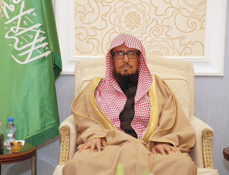 نائب وزير الشؤون الإسلامية يقدم التعازي في وفاة الشيخ باتل الإديهم رحمه الله