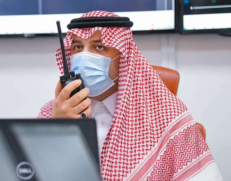 سمو الأمير فيصل بن خالد بن سلطان يتفقد مركز القيادة والتحكم بصحة الحدود الشمالية ويهنئهم بعيد الفطر المبارك