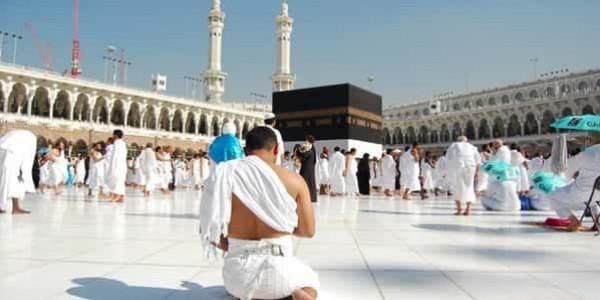 وزارة الحج والعمرة : تعليق العمرة والزيارة مُستمر حالياً.. وستتم مراجعة ذلك دورياً