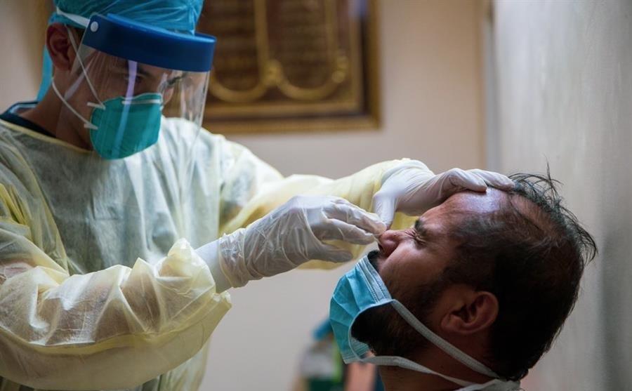 وزارة الصحة تعلن عن إجراء فحص فيروس كورونا بحجز موعد عبر التطبيق