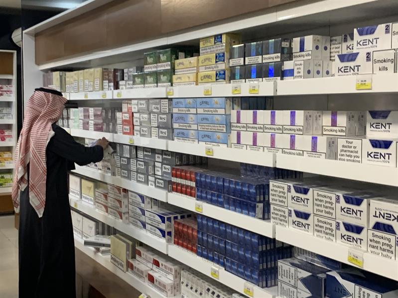 بعض المحلات تشهد اختفاء الدخان من السوق قبل تطبيق ضريبة الـ 15%