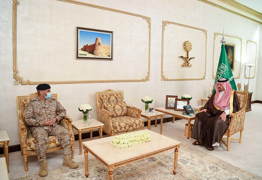 سمو أمير منطقة الحدود الشمالية يستقبل قائد قوة طريف