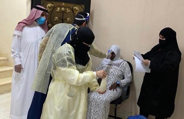 فرع الموارد البشرية بالحدود الشمالية يقوم بفحص العاملات المنزلية الموجودات بدار الضيافة بعرعر