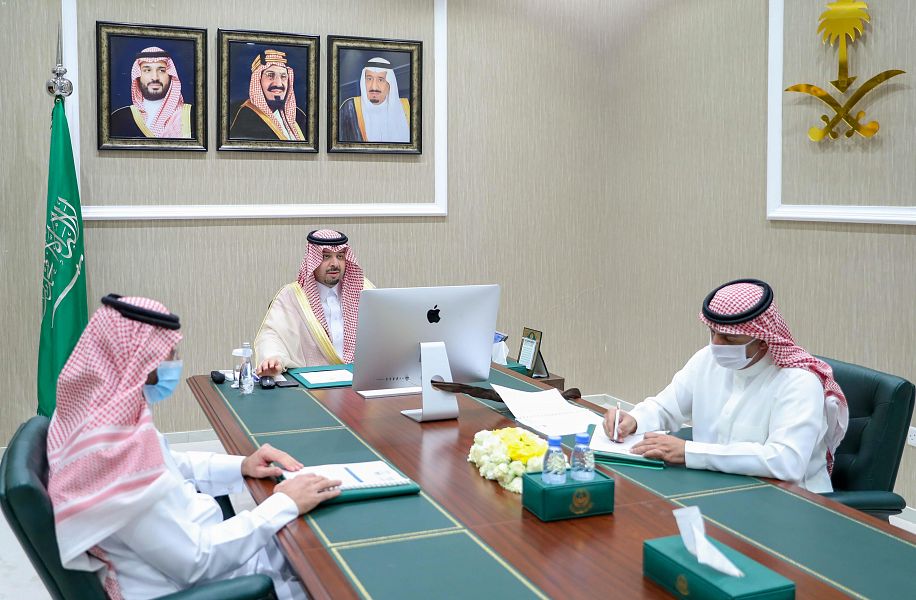 سمو أمير منطقة الحدود الشمالية يرأس اجتماع اللجنة التنفيذية للإسكان التنموي بالمنطقة