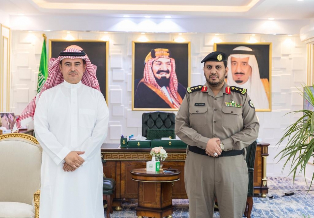 محافظ رفحاء يقلد مدير شرطة المحافظة رتبة عقيد