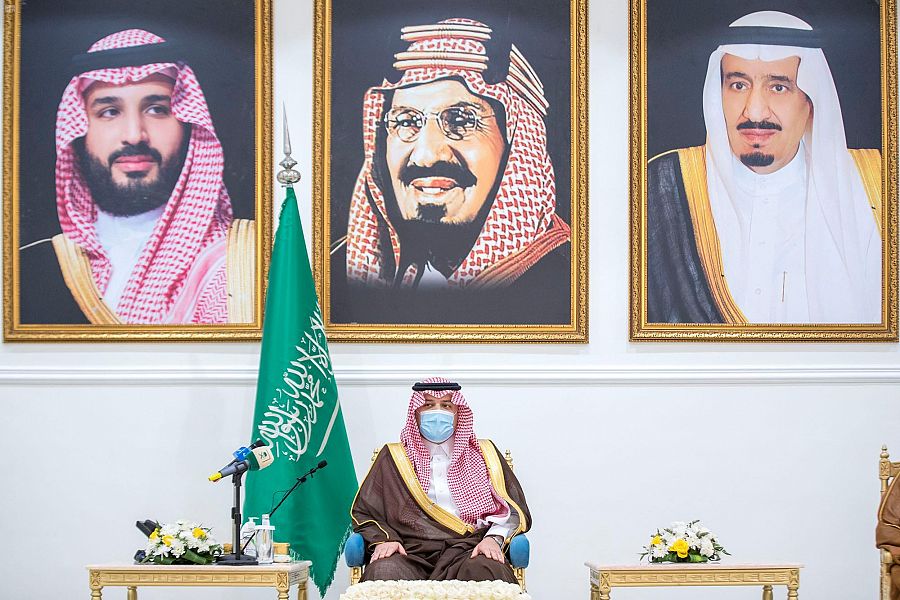 سمو أمير الحدود الشمالية يستقبل المواطنين في جلسته المسائية