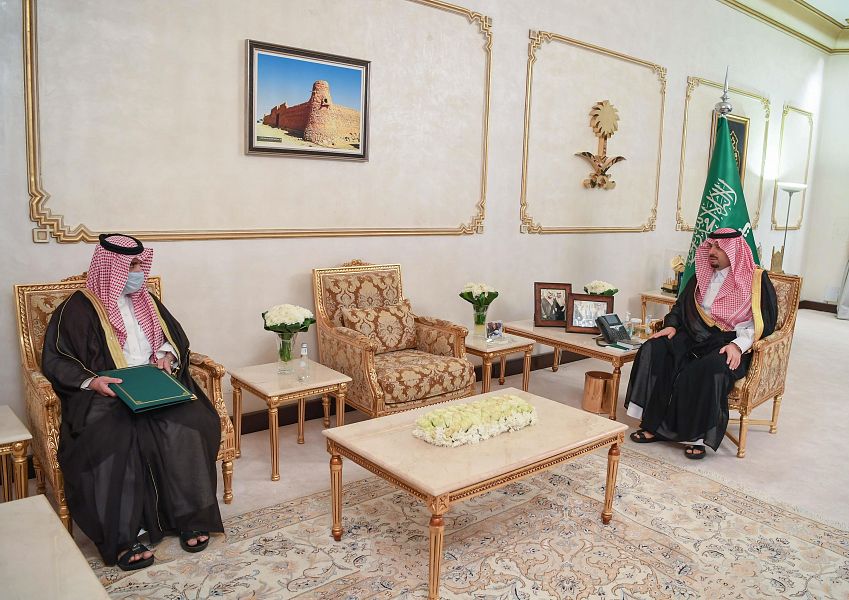 سمو أمير الحدود الشمالية يستقبل مدير التدريب التقني والمهني بالمنطقة