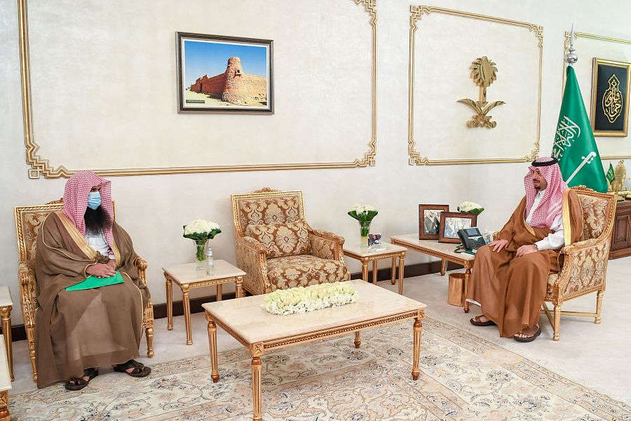 سمو أمير الحدود الشمالية يتسلم تقريرا عن أعمال لجنة إصلاح ذات البين