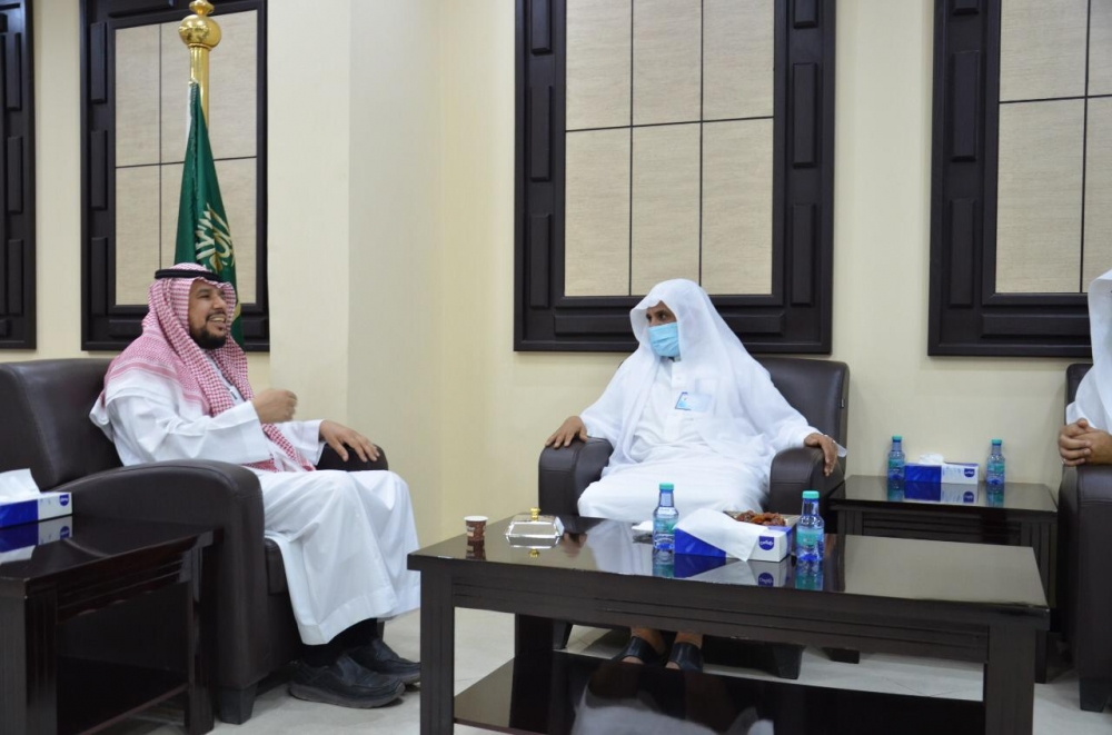 مدير عام الشؤون الاسلامية في الحدود الشمالية يزور إدارة التعليم في المنطقة