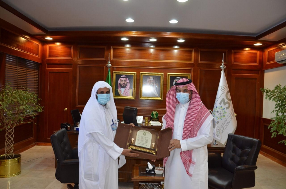 مدير عام الشؤون الاسلامية في الحدود الشمالية يزور فرع وزارة البيئة في المنطقة