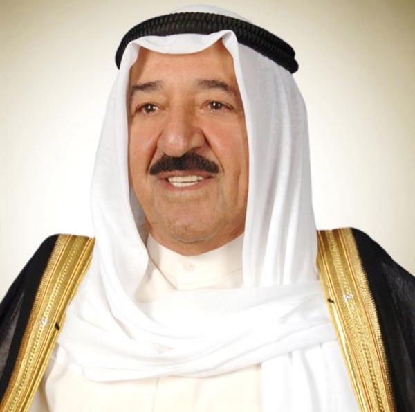 أمير الكويت يتوجه إلى الولايات المتحدة لاستكمال العلاج عقب العملية الجراحية