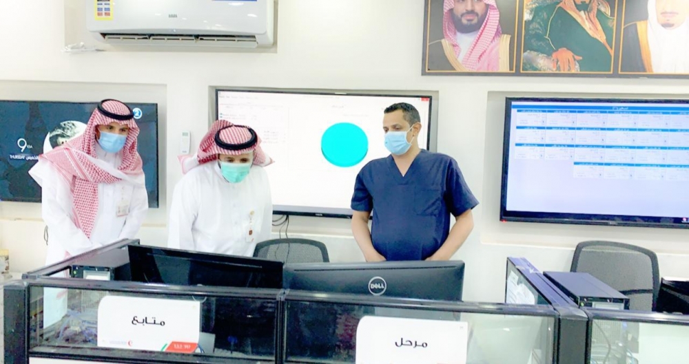 المشرف العام على الشؤون الإسعافية بالهلال الأحمر يقوم بزيارة معايدة لمنسوبي الهيئة بالحدود الشمالية