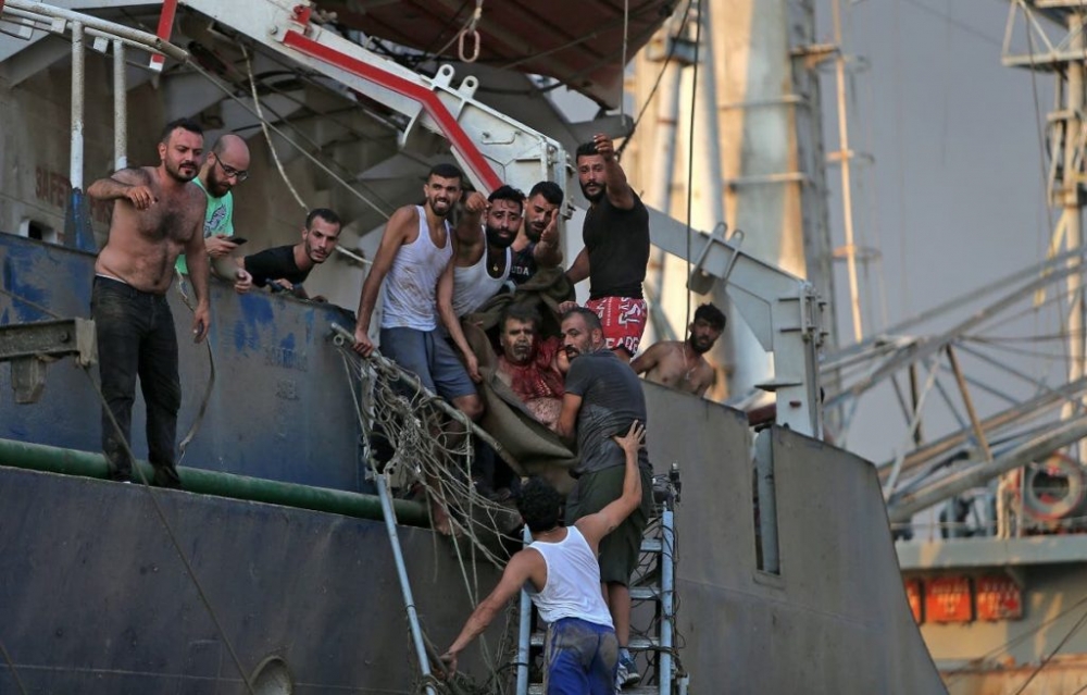 وزير الصحة اللبناني : مقتل 30 شخصا وسقوط أكثر من 3000 مصاباً في انفجار مرفأ بيروت