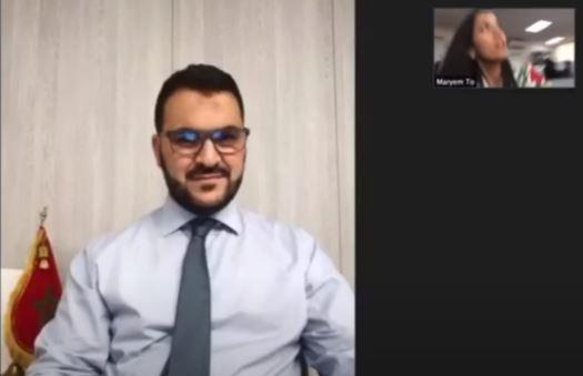 بالفيديو .. صراخ وصدمة مذيعة أثناء إجرائها لقاء صحفي لحظة وقوع انفجـار بيروت