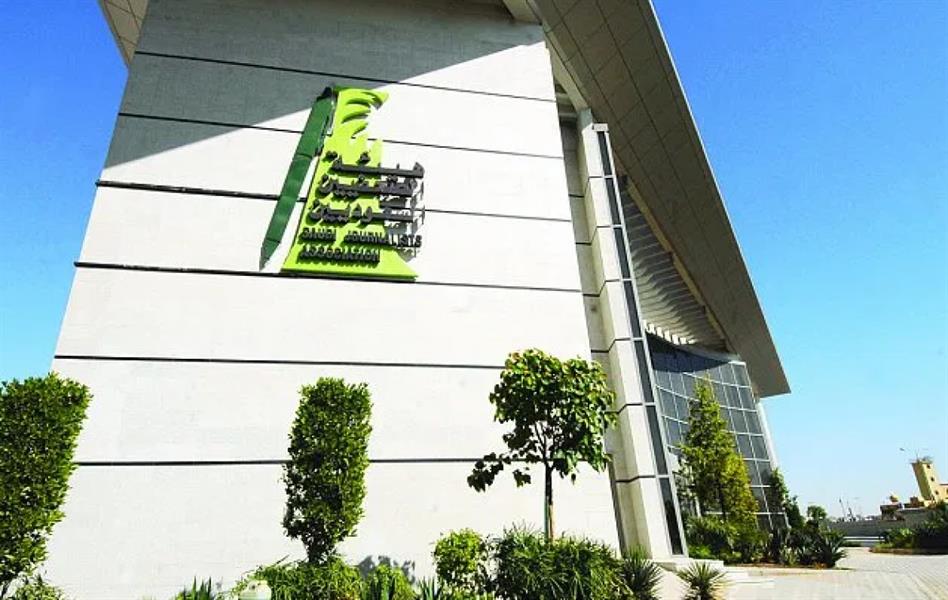 بعد رصد مشاهير انتحلوا صفة