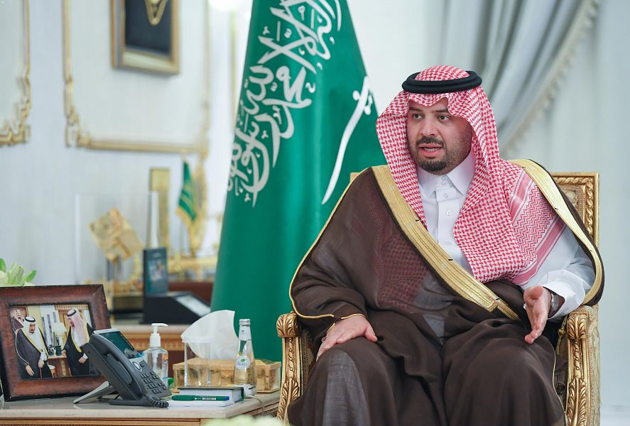 سمو أمير الحدود الشمالية يستقبل رؤساء المراكز بالمنطقة