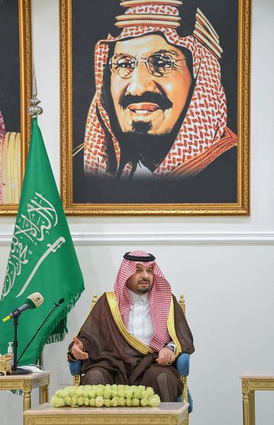 سمو أمير الحدود الشمالية يستقبل المواطنين في جلسته المسائية