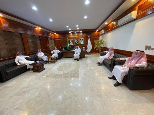 مدير فرع وزارة البيئة والمياه والزراعة بالحدود الشمالية يستقبل المشرف على القطاع الشمالي
