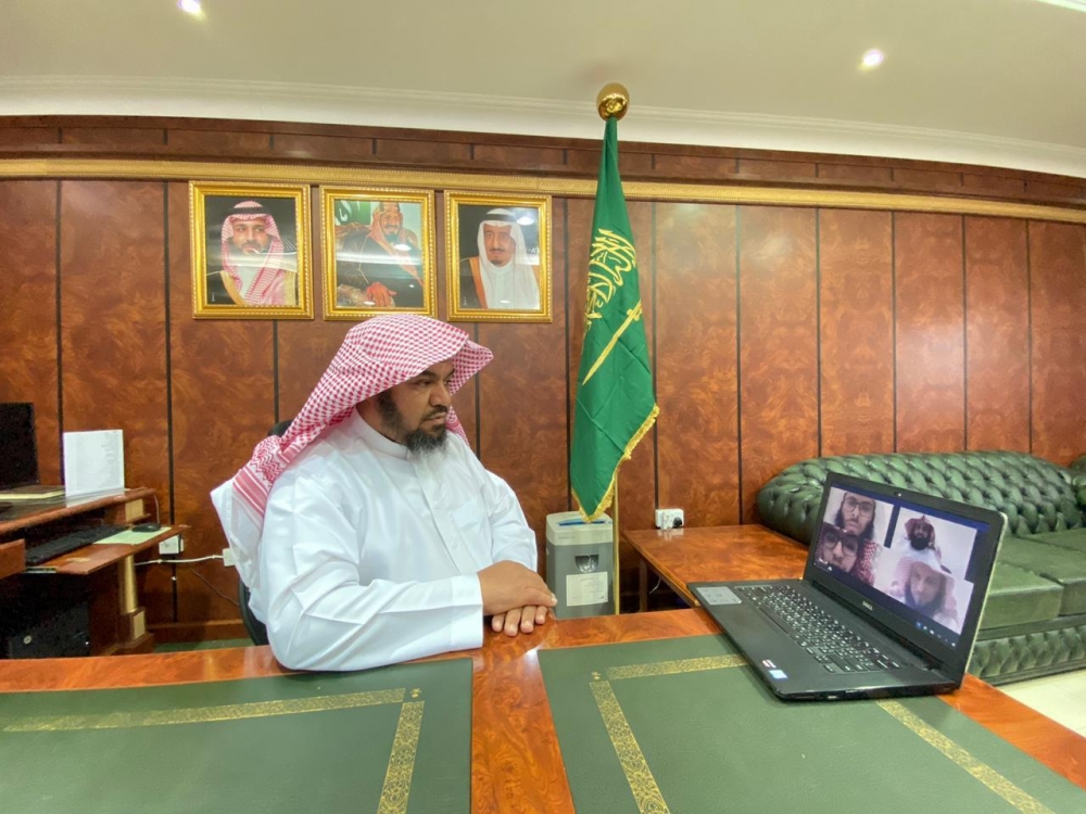 فرع هيئة الأمر بالمعروف بالحدود الشمالية يجري مقابلات شخصية عن بُعد للمتقدمين للوظائف الميدانية