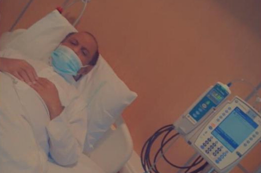 أثير نومان سحل العنزي تضرب أروع الأمثلة وتتبرع لوالدها بكليتها