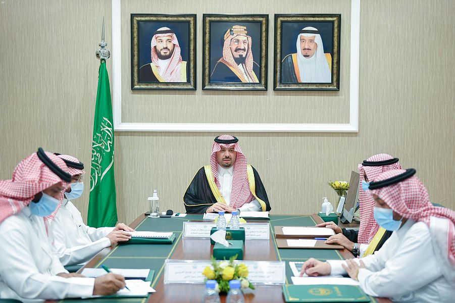 سمو الأمير فيصل بن خالد بن سلطان يرأس اجتماع البصمة البيئية