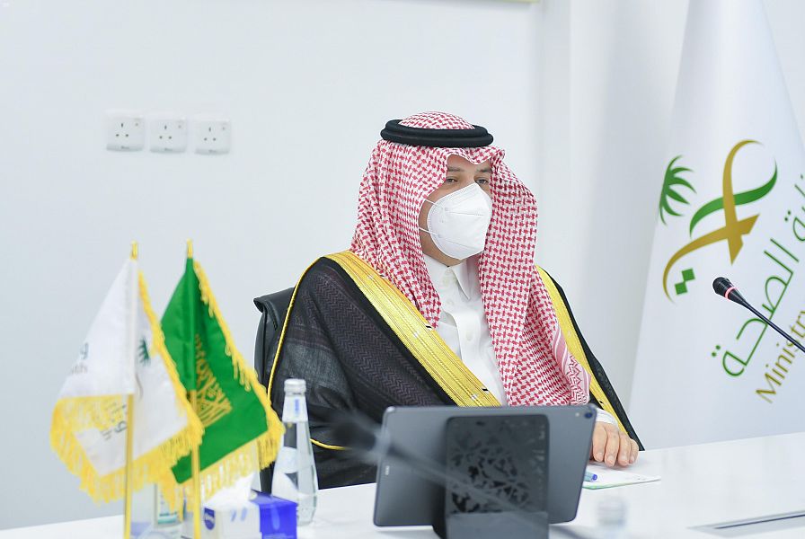 سمو الأمير فيصل بن خالد بن سلطان يتفقد مركز القيادة والتحكم بصحة الحدود الشمالية .