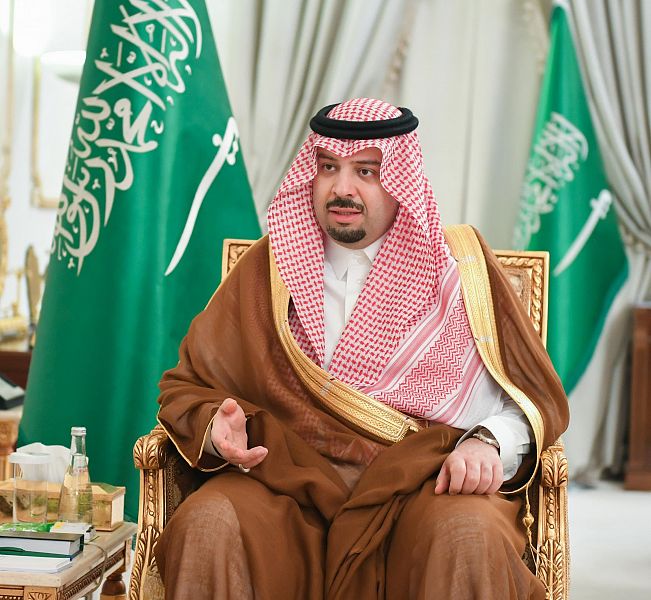 سمو أمير الحدود الشمالية يستقبل مدير فرع صندوق التنمية الزراعية ورئيس جمعية مربي المواشي